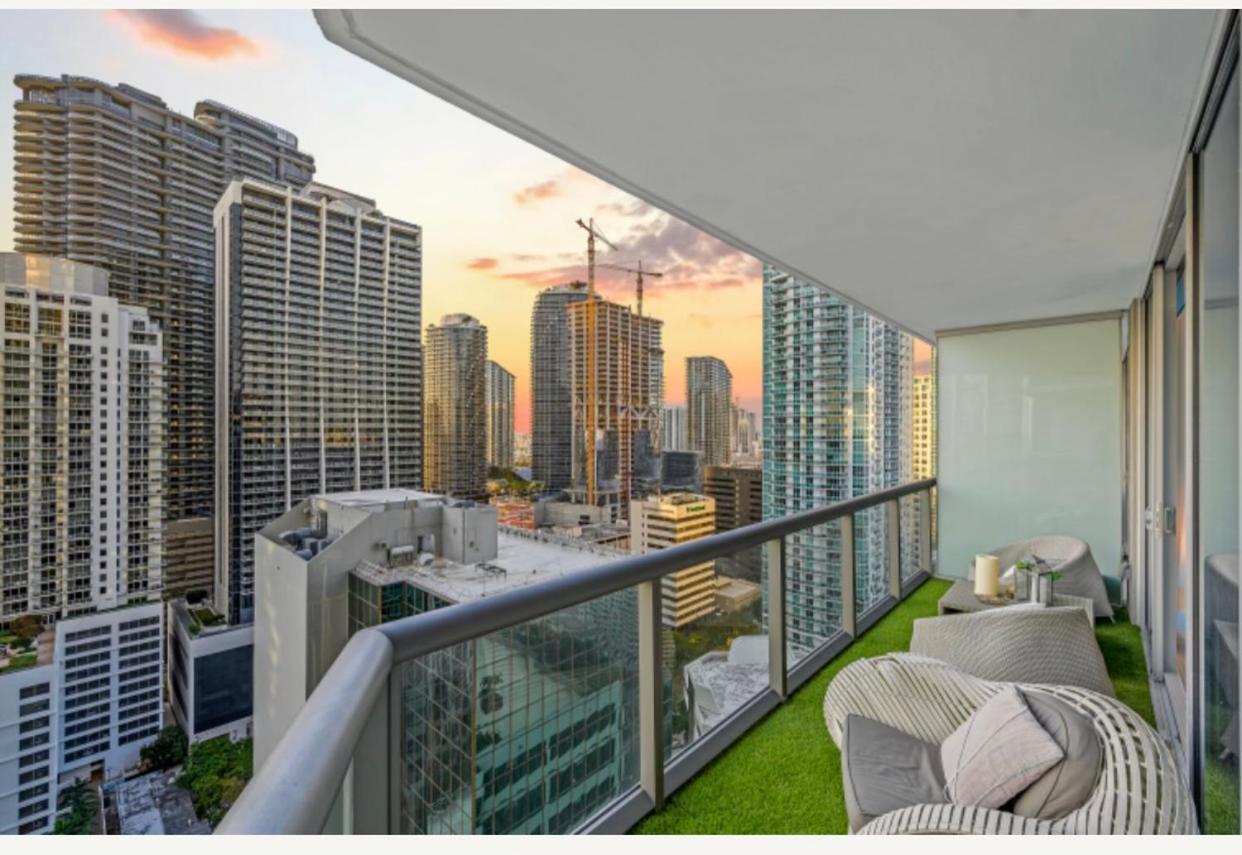 Luxury High Rise Miami Exterior photo